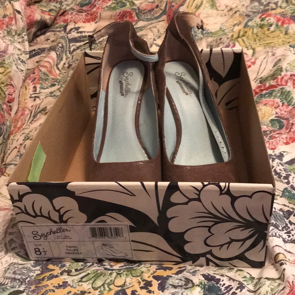 Seychelles wedges